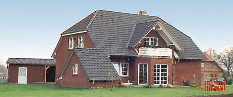 Wohnhaus mit raffinierter Dachform im Wendland